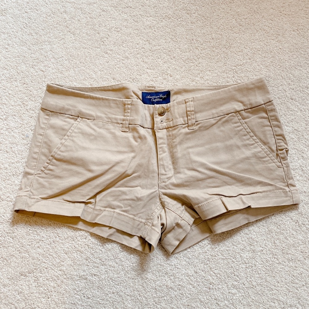 American Eagle | Khaki Shorts